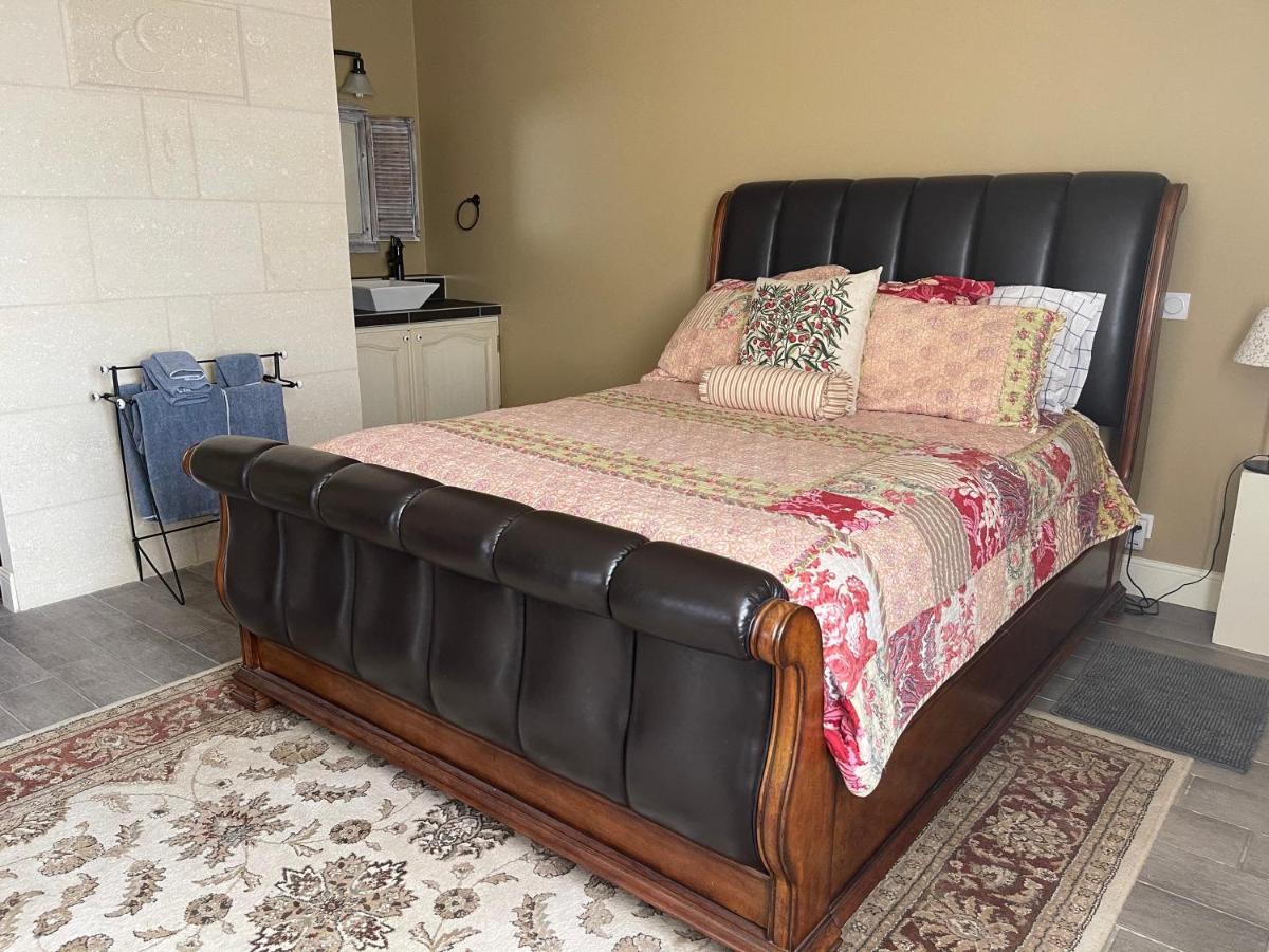 Chateau Couchebout Bed & Breakfast Pugnac Ngoại thất bức ảnh